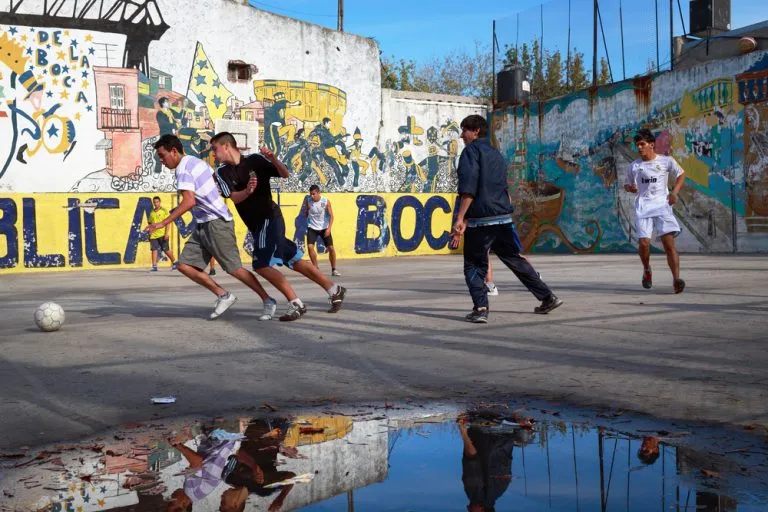 Luchas urbanas alrededor del fúlbol